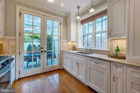 209 14th St NE, Washington, DC 20002 photo 17