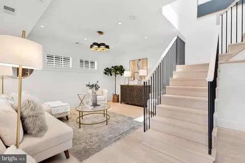 30 Kings Ct SE, Washington, DC 20003 photo 3