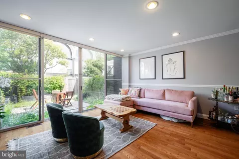 352 N Street St SW, Washington, DC 20024