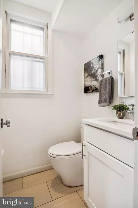 1436 Corcoran St NW, Washington, DC 20009 photo 29