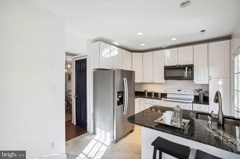4609 Macarthur Blvd NW #B, Washington, DC 20007 photo 3