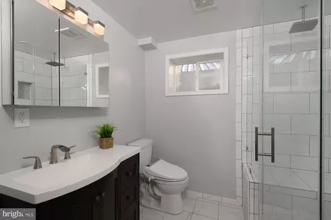 2241 S Street St NE, Washington, DC 20002 photo 23