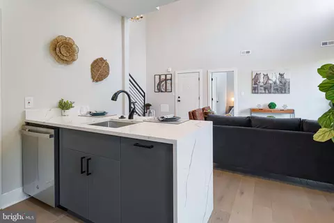 2209 M St NE #6, Washington, DC 20002 photo 8