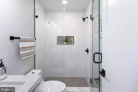 2209 M St NE #6, Washington, DC 20002 photo 15