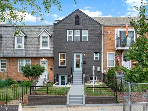 917 Delafield Pl NW, Washington, DC 20011