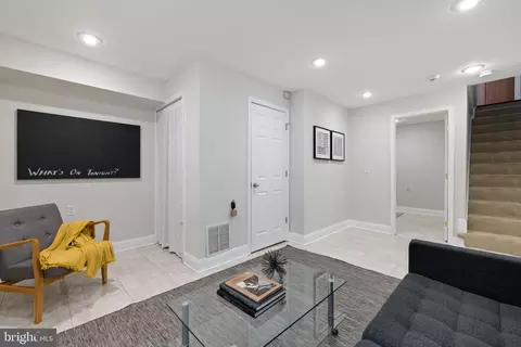 Living - 336 11th St NE, Washington, DC 20002 photo 5 of 7