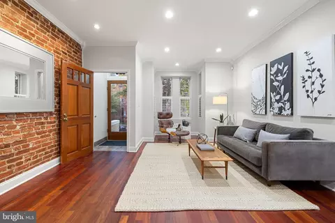 Living - 336 11th St NE, Washington, DC 20002 photo 4 of 7