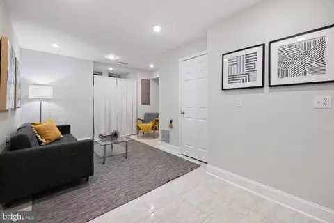 Living - 336 11th St NE, Washington, DC 20002 photo 6 of 7