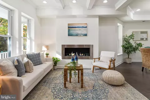 717 Girard St NW, Washington, DC 20001