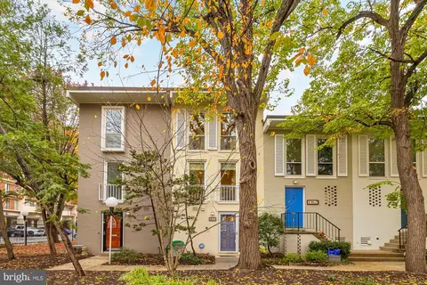 813 Delaware Ave SW #229, Washington, DC 20024