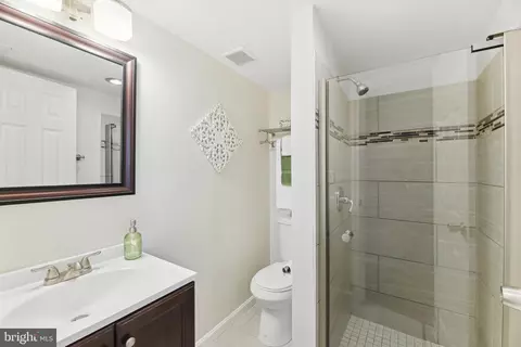 Bath - 429 18th St NE #3, Washington, DC 20002 photo 3 of 3