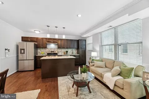 429 18th St NE #3, Washington, DC 20002