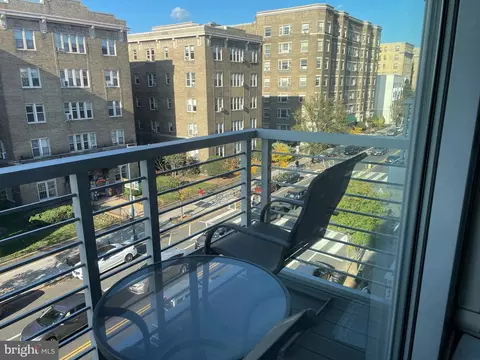 2550 17th St NW #412, Washington, DC 20009 photo 1
