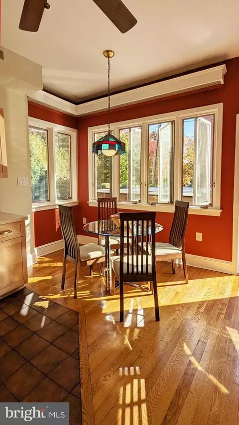 Dining - 151 N Carolina Ave SE, Washington, DC 20003 photo 3 of 3