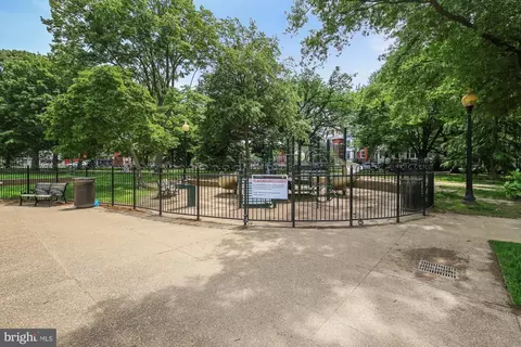 409 G St NE, Washington, DC 20002 photo 32