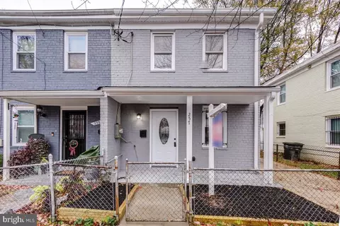 257 56th St NE, Washington, DC 20019