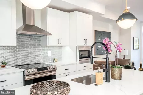 5512 7th St NW, Washington, DC 20011 photo 9