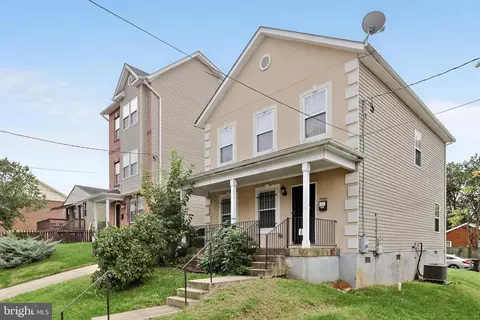 5301 E St SE, Washington, DC 20019 photo 1