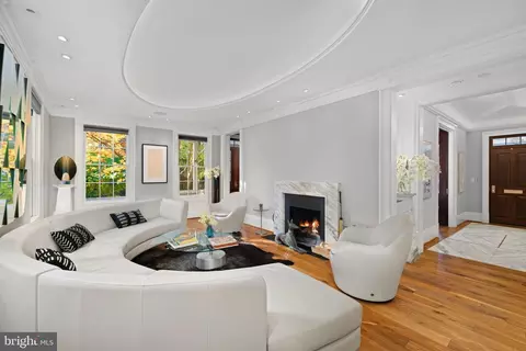 Living - 1633 31st St NW, Washington, DC 20007 photo 2 of 4