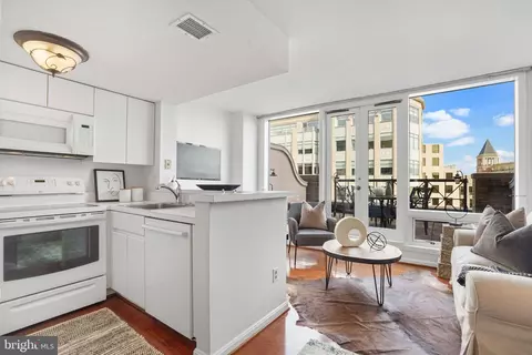 701 Pennsylvania Ave NW #1018, Washington, DC 20004