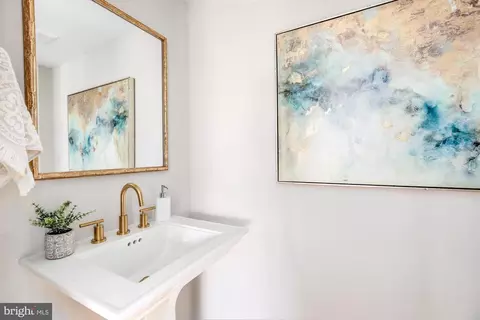 3017 16th St NE, Washington, DC 20018 photo 11