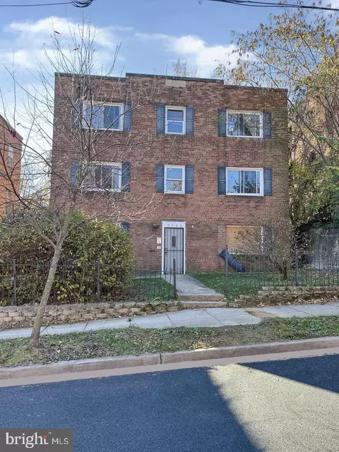 4269 Edson Pl NE, Washington, DC 20019
