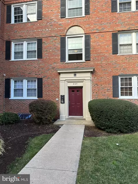 2107 Fort Davis St SE #301, Washington, DC 20020