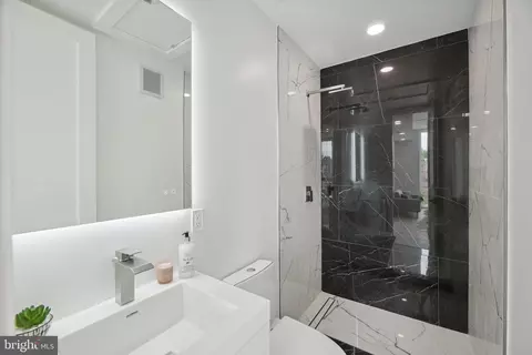 2213 M St NE #10, Washington, DC 20002 photo 12