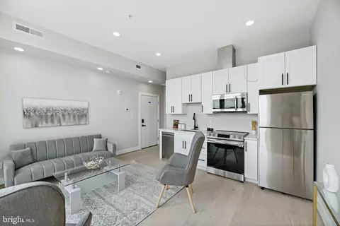 2213 M St NE #10, Washington, DC 20002