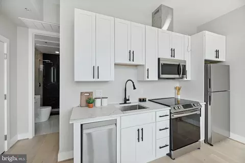 2213 M St NE #10, Washington, DC 20002 photo 3
