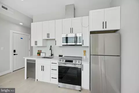 2213 M St NE #10, Washington, DC 20002 photo 2