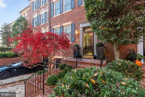 3737 Winfield Ln NW, Washington, DC 20007