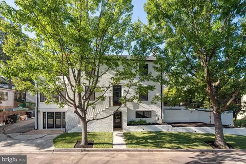 2916 Stephenson Pl NW, Washington, DC 20015
