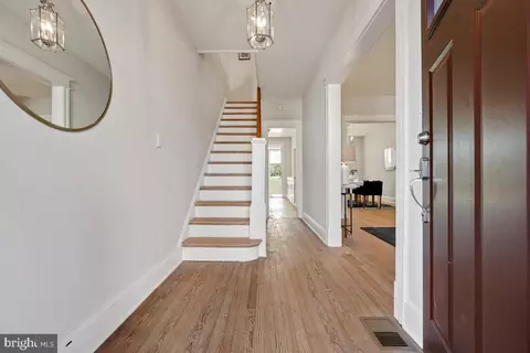 323 L St NE, Washington, DC 20002