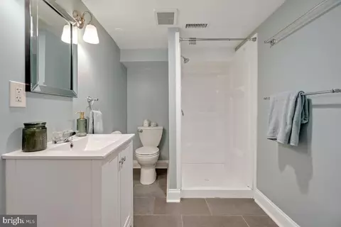 323 L St NE, Washington, DC 20002 photo 34