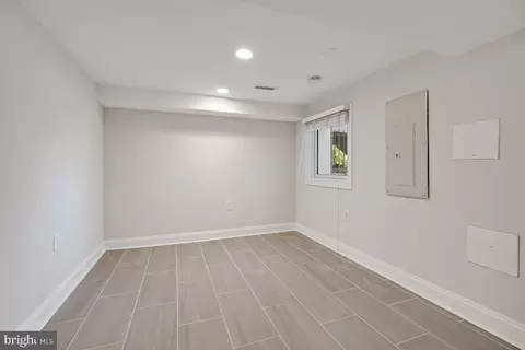 323 L St NE, Washington, DC 20002 photo 32