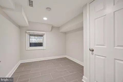 323 L St NE, Washington, DC 20002 photo 36