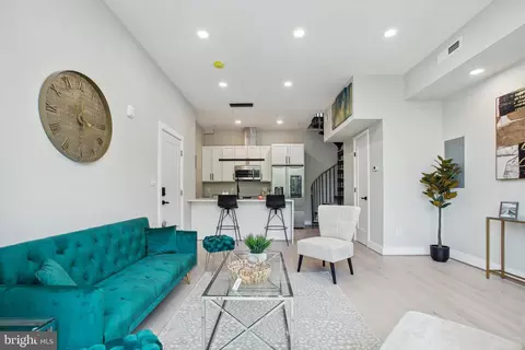2213 M St NE #14, Washington, DC 20002 photo 2