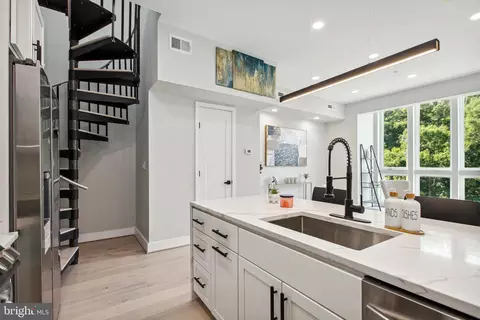 2213 M St NE #14, Washington, DC 20002 photo 6