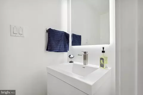 2213 M St NE #14, Washington, DC 20002 photo 12