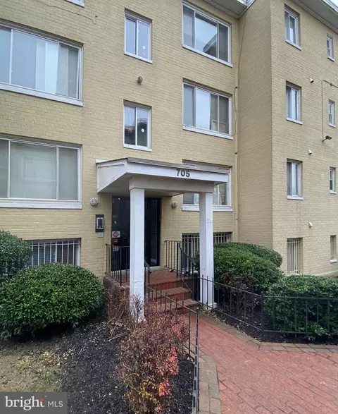 705 Brandywine St SE #301, Washington, DC 20032