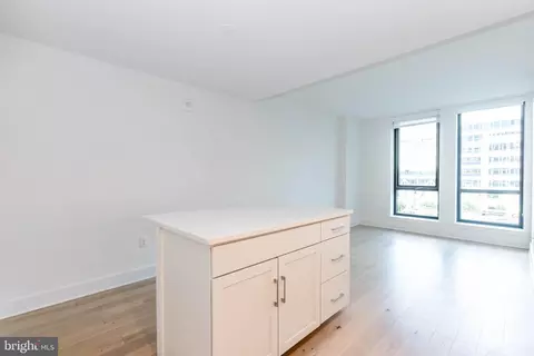 1211 Van St SE #407, Washington, DC 20003 photo 4
