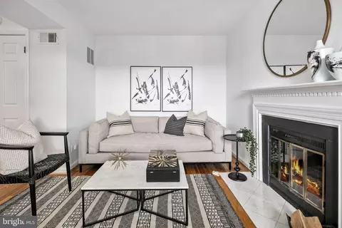 1340 L St SE, Washington, DC 20003 photo 13