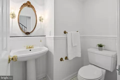 1340 L St SE, Washington, DC 20003 photo 18