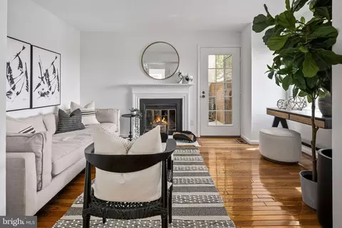 1340 L St SE, Washington, DC 20003 photo 8