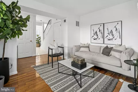 1340 L St SE, Washington, DC 20003 photo 12