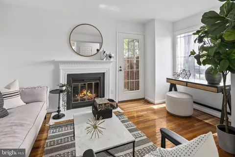1340 L St SE, Washington, DC 20003 photo 10