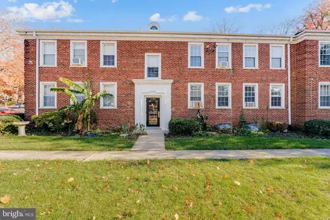 2700 30th SE #248, Washington, DC 20020