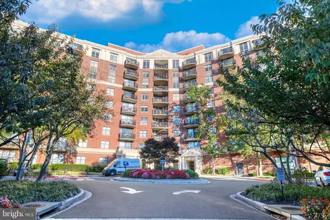 3401 38th St NW #908, Washington, DC 20016