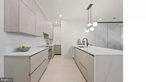 1708 16th St NW #5, Washington, DC 20009 photo 11